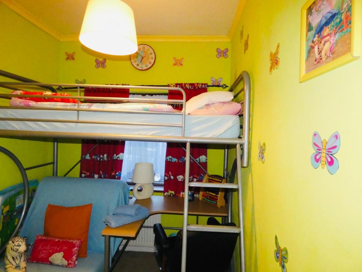 Spacious 3 Bed House With Parking & Good Transport South Norwood Bagian luar foto